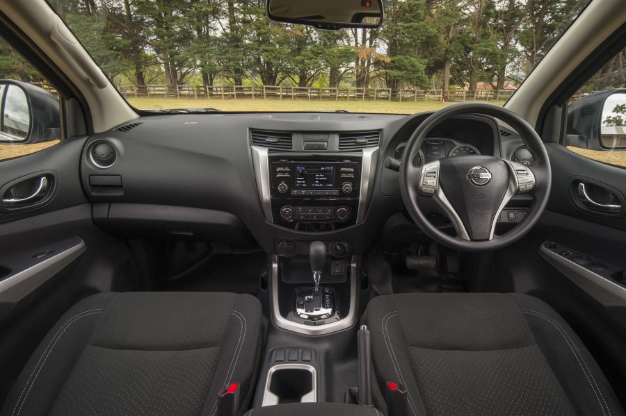 Торпедо Nissan Navara SL Dual Cab (D23) 2017 года  (AU) (фото 18 из 20)